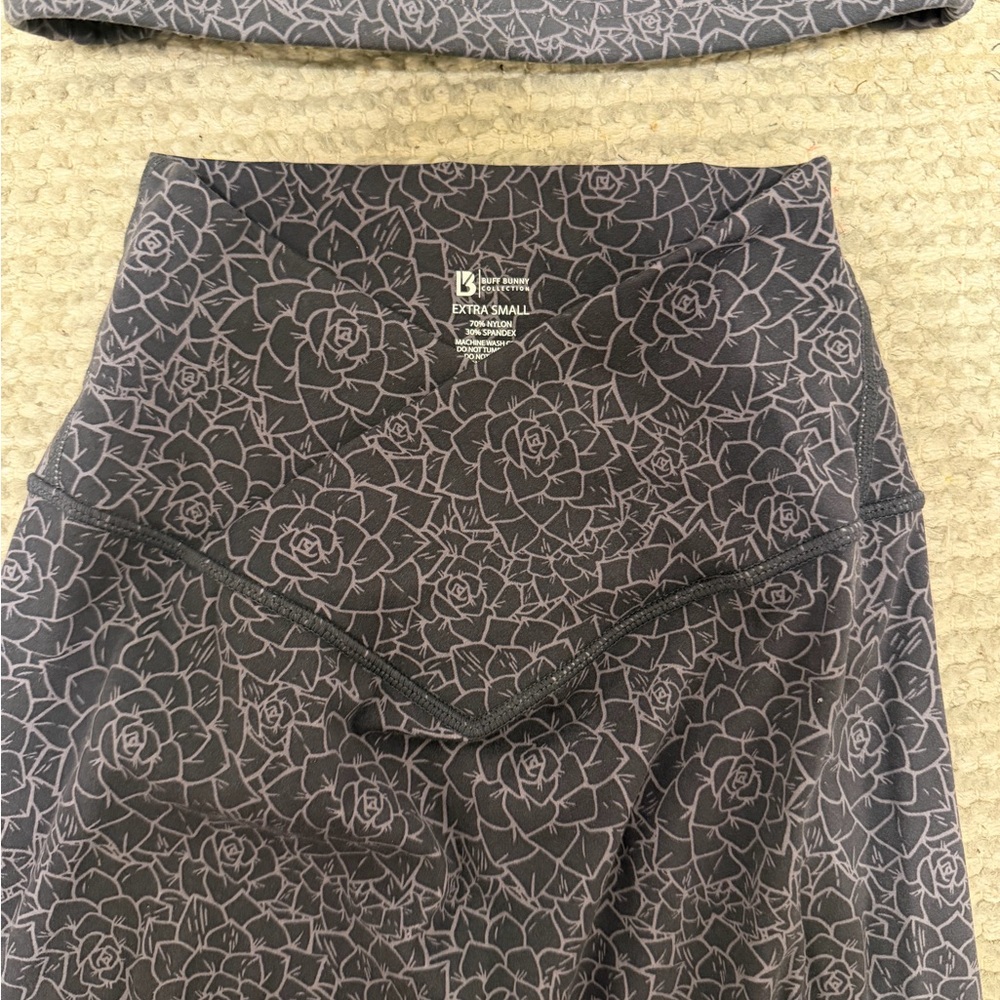 Buffbunny Collection Grey Patterned Two-Piece Act… - image 2